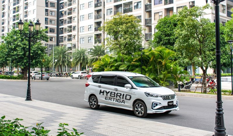 Suzuki Ertiga Hybrid full